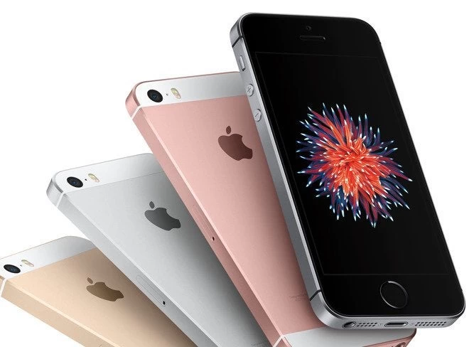 Πέφτουν τα έσοδα της Apple – Μειώνονται οι τιμές στα iphones